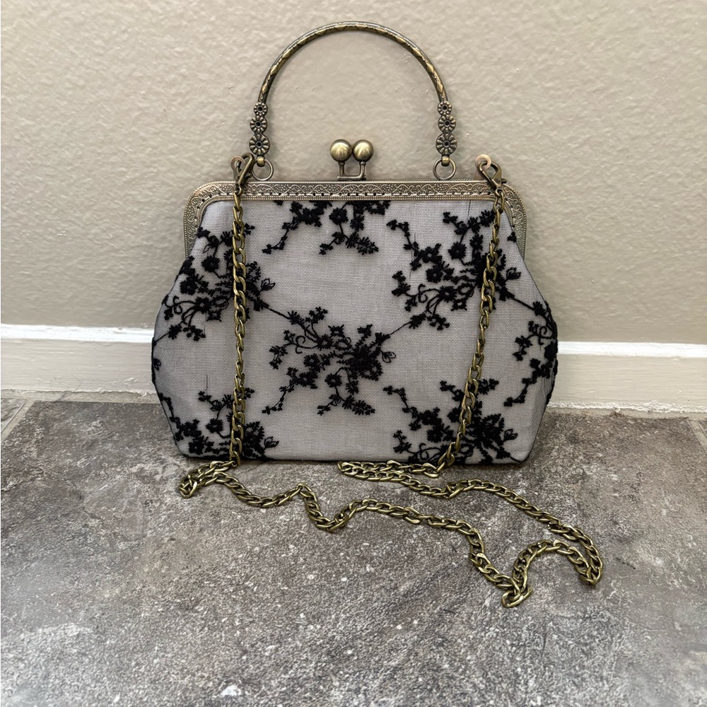 Black And White Lace Kiss Lock Top Handle Evening Clutch Purse Vintage Look - Picture 2 of 4